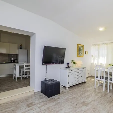 Raos In Trogir - Mittel-dalmatien Guest house