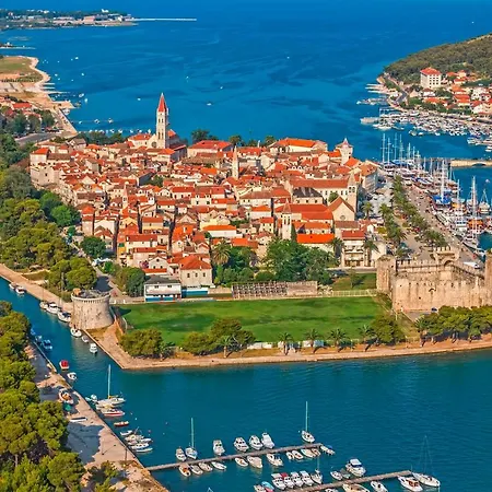 Raos In Trogir - Mittel-dalmatien Mastrinka